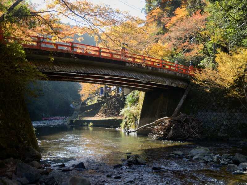 高雄橋と清滝川