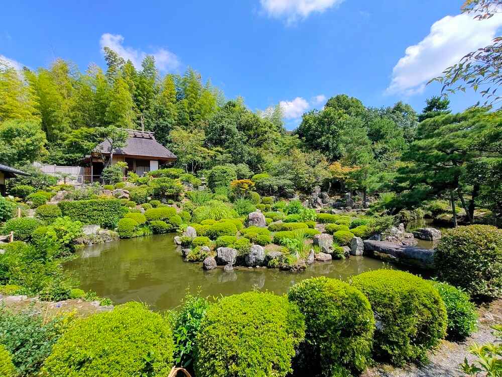 等持院芙蓉池庭園