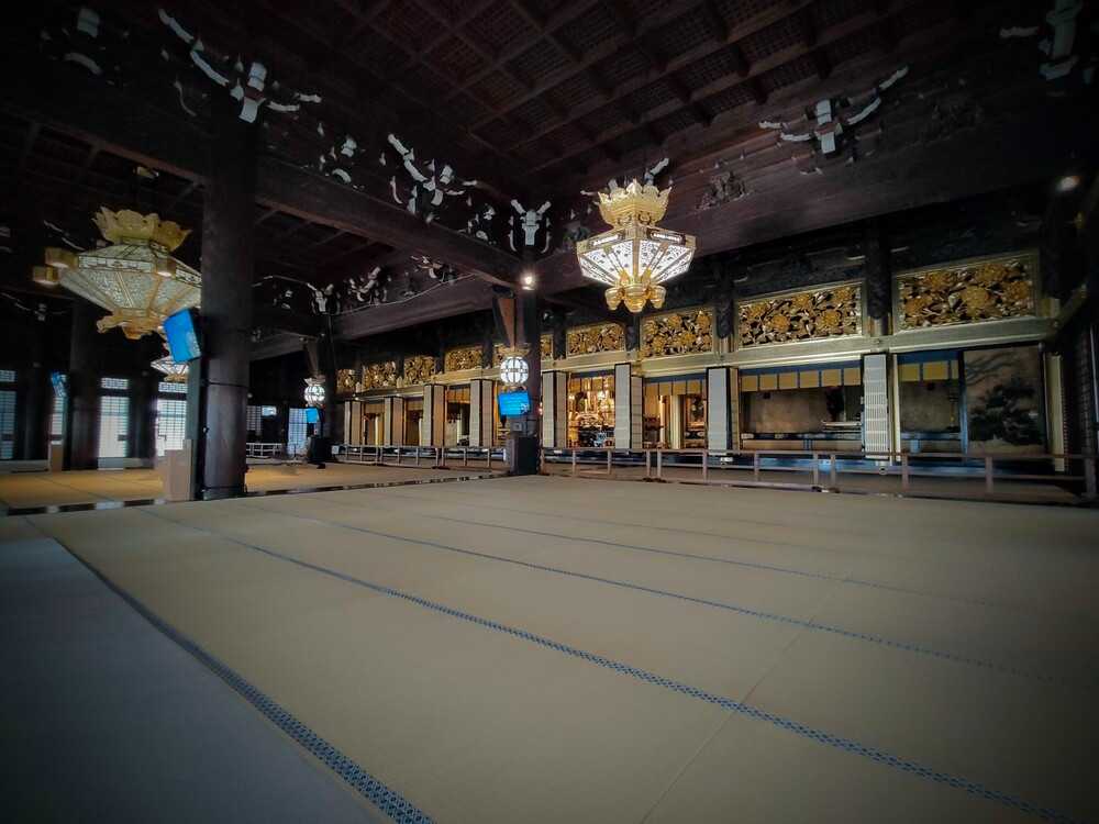 西本願寺阿弥陀堂内