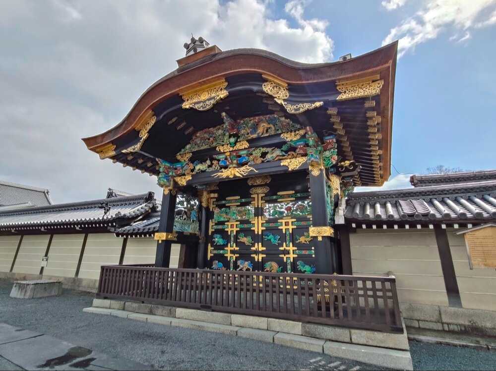 西本願寺唐門